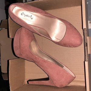 2 for $25! Tan heels